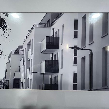 Chambre Individuelle Dans Un Appartement A 37 De Champs Elysees Сартрувіль Екстер'єр фото
